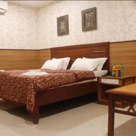 Hotel Chitra Park Tiruchchendūr Buitenkant foto